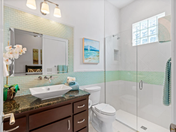 Luxurious 4-Bedroom Vacation Rental Near Disney - Private Pool
